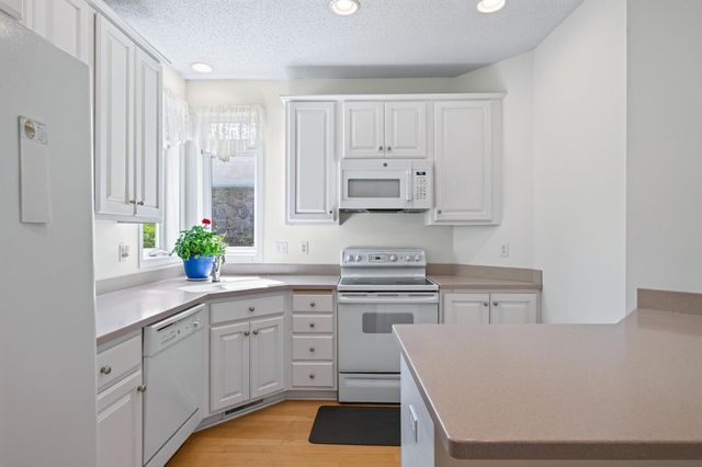 8808 Preserve Trail, Savage, MN 55378