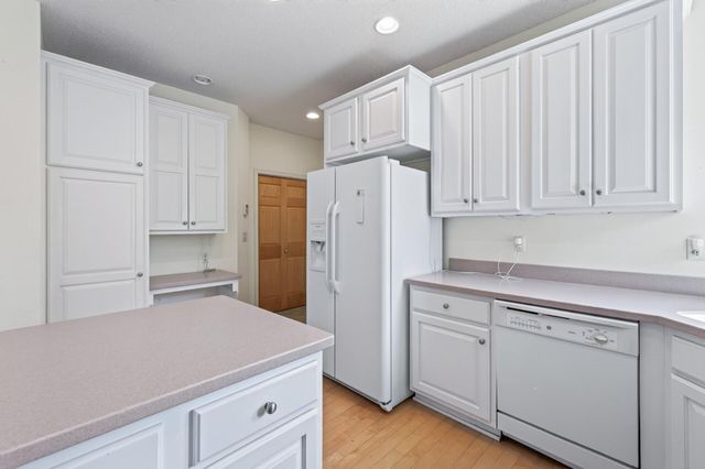 8808 Preserve Trail, Savage, MN 55378