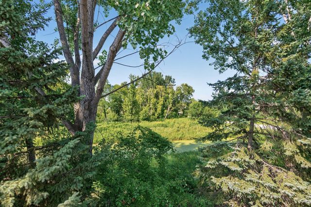 8808 Preserve Trail, Savage, MN 55378