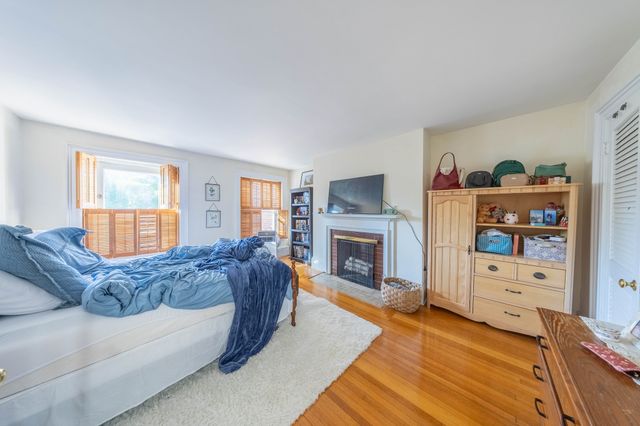 1712 Beacon St 2, Brookline, MA 02446