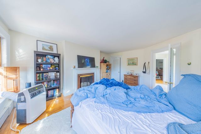 1712 Beacon St 2, Brookline, MA 02446
