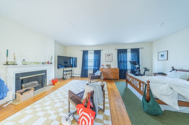1712 Beacon St 2, Brookline, MA 02446
