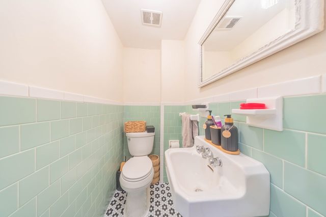 1712 Beacon St 2, Brookline, MA 02446