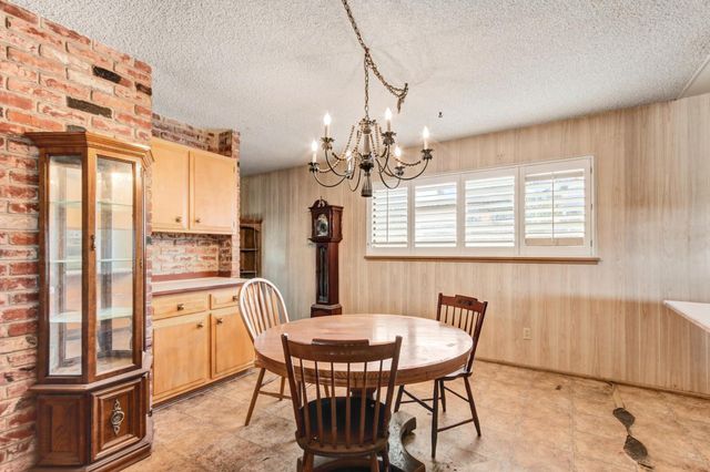 3327 Eisenhower Dr, Sacramento, CA 95826