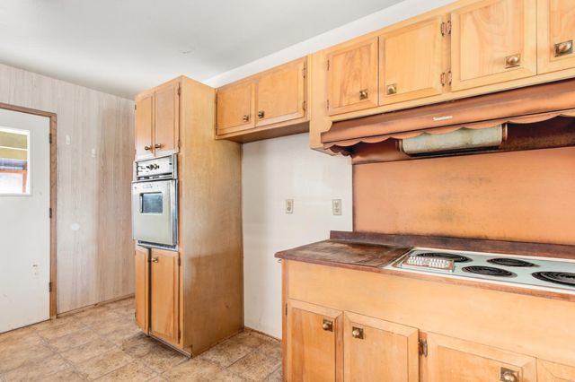 3327 Eisenhower Dr, Sacramento, CA 95826