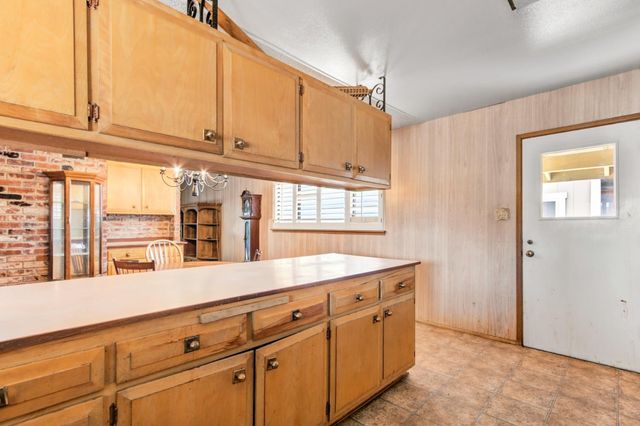 3327 Eisenhower Dr, Sacramento, CA 95826