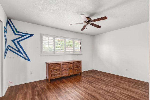 3327 Eisenhower Dr, Sacramento, CA 95826