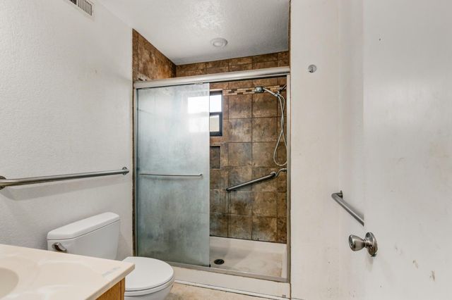 3327 Eisenhower Dr, Sacramento, CA 95826