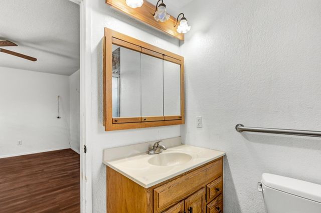 3327 Eisenhower Dr, Sacramento, CA 95826