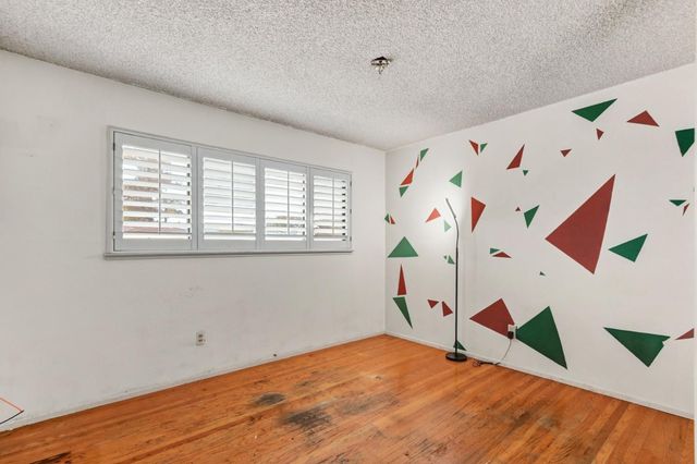3327 Eisenhower Dr, Sacramento, CA 95826
