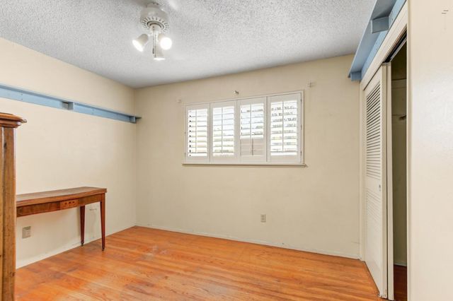 3327 Eisenhower Dr, Sacramento, CA 95826
