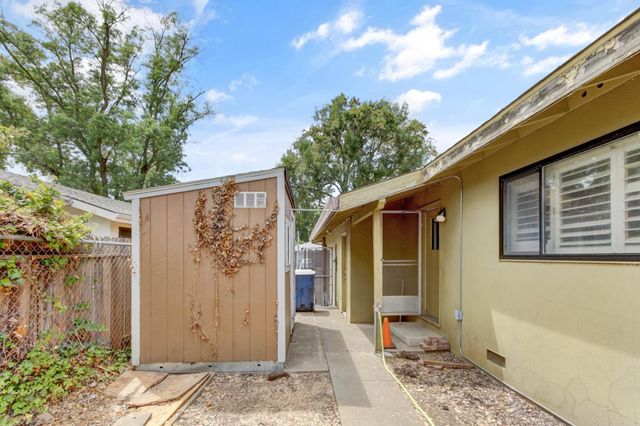 3327 Eisenhower Dr, Sacramento, CA 95826