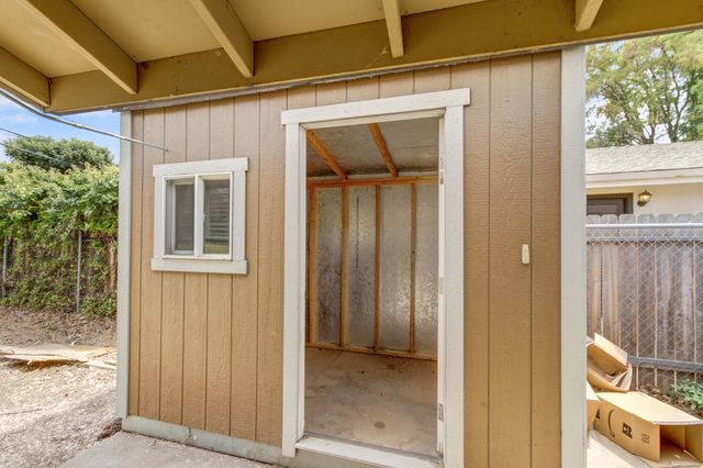 3327 Eisenhower Dr, Sacramento, CA 95826