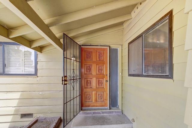 3327 Eisenhower Dr, Sacramento, CA 95826