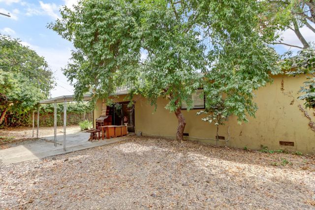 3327 Eisenhower Dr, Sacramento, CA 95826