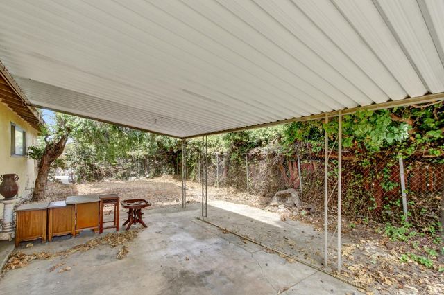 3327 Eisenhower Dr, Sacramento, CA 95826