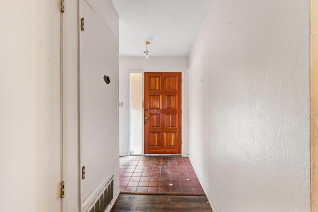 3327 Eisenhower Dr, Sacramento, CA 95826