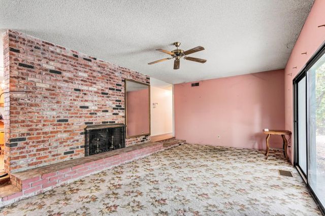 3327 Eisenhower Dr, Sacramento, CA 95826