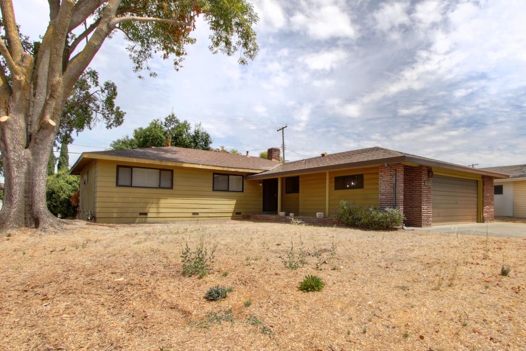 3327 Eisenhower Dr, Sacramento, CA 95826