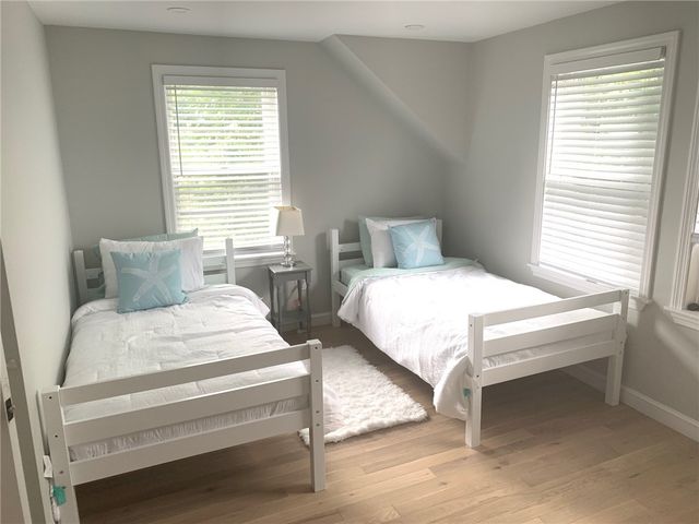 33 Van Zandt Avenue 1, Newport, RI 02840