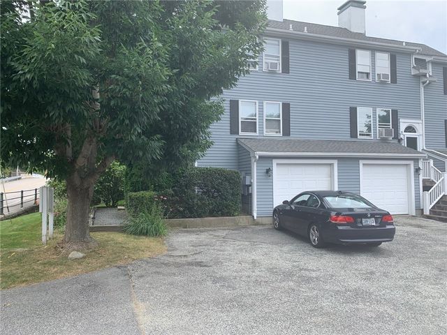33 Van Zandt Avenue 1, Newport, RI 02840