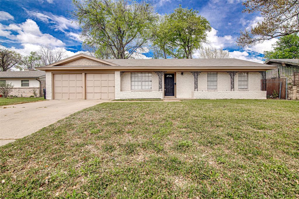 2020 Cliffside Drive, Edgecliff Village, TX 76134