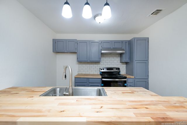 10527 Perrin Beitel Rd Apt A112, San Antonio, TX 78217