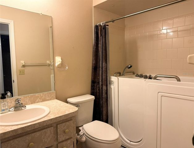 2122 CR 437A, Lake Panasoffkee, FL 33538