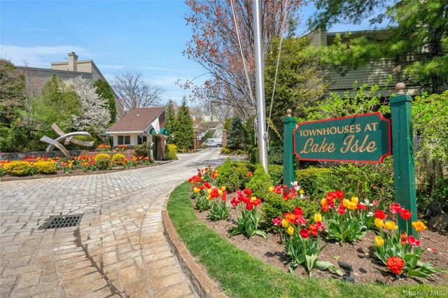 35 Waterside Close, Eastchester, NY 10709
