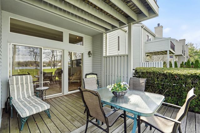 35 Waterside Close, Eastchester, NY 10709