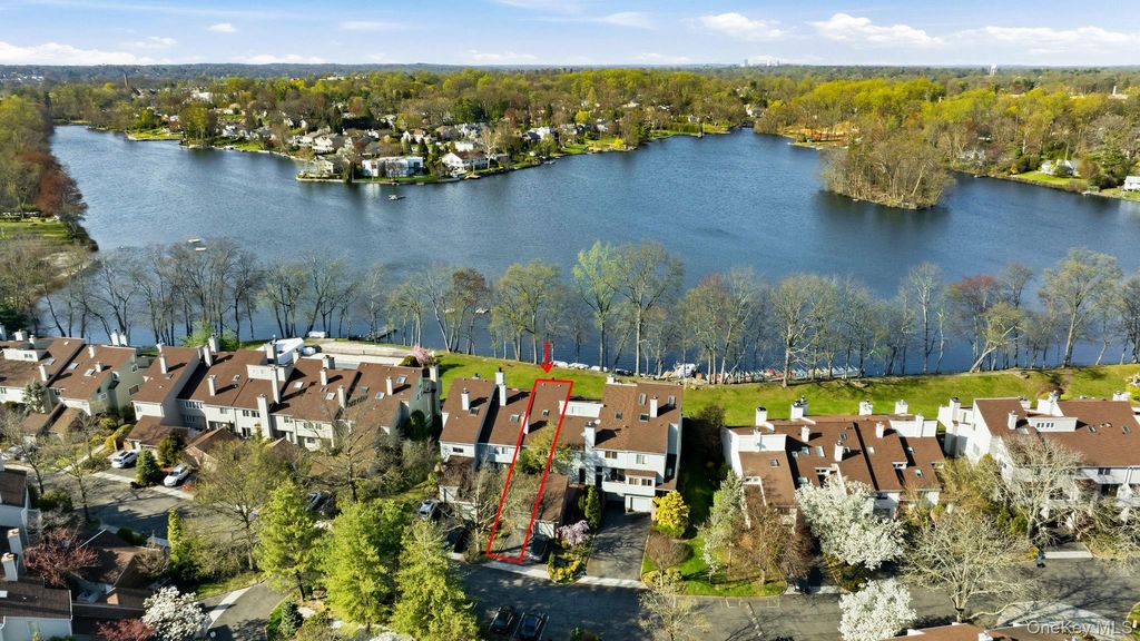 35 Waterside Close, Eastchester, NY 10709