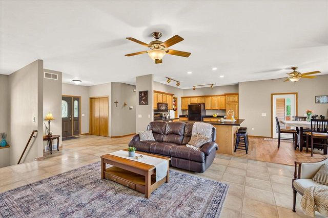 875 Merri-Hill Drive, Oregon, WI 53575