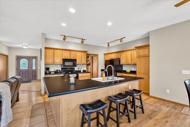875 Merri-Hill Drive, Oregon, WI 53575