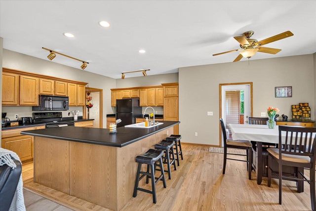 875 Merri-Hill Drive, Oregon, WI 53575