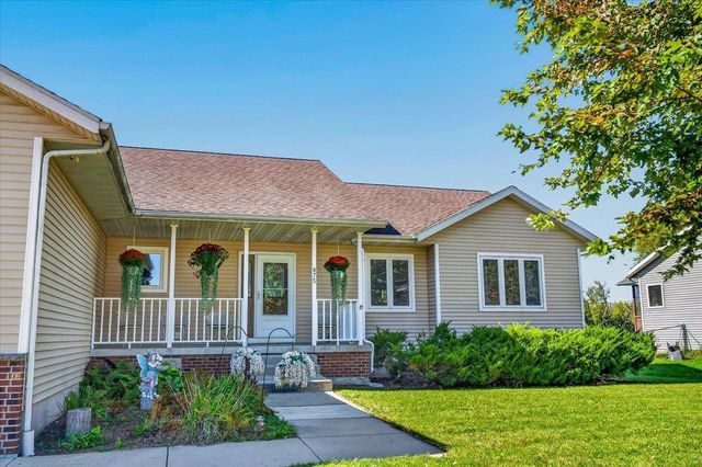875 Merri-Hill Drive, Oregon, WI 53575