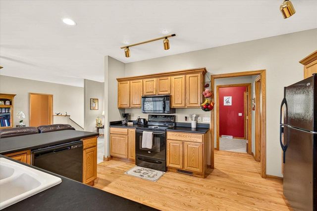 875 Merri-Hill Drive, Oregon, WI 53575