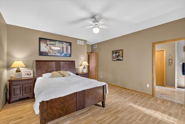 875 Merri-Hill Drive, Oregon, WI 53575