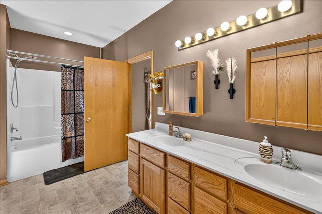 875 Merri-Hill Drive, Oregon, WI 53575