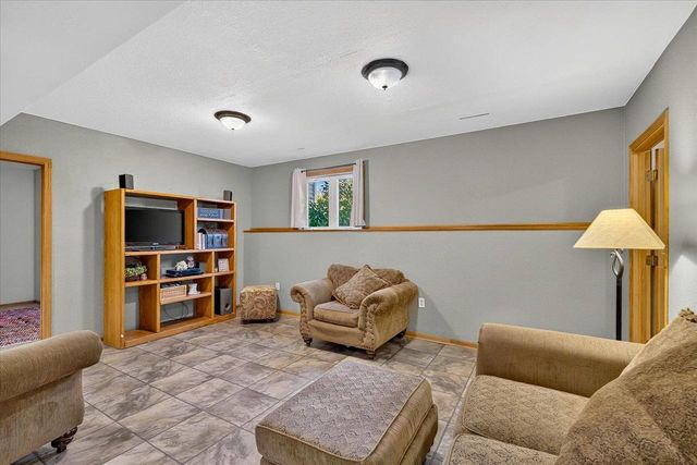 875 Merri-Hill Drive, Oregon, WI 53575
