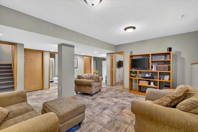 875 Merri-Hill Drive, Oregon, WI 53575