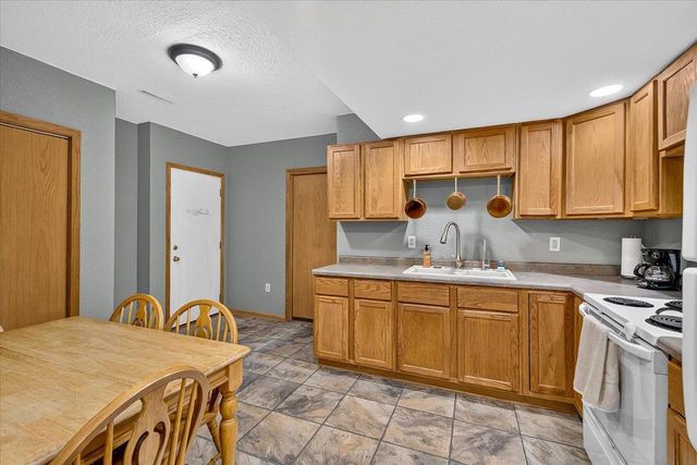 875 Merri-Hill Drive, Oregon, WI 53575