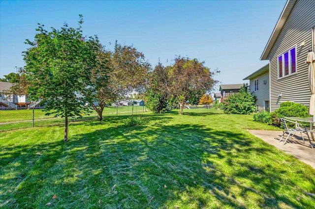875 Merri-Hill Drive, Oregon, WI 53575