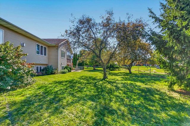 875 Merri-Hill Drive, Oregon, WI 53575