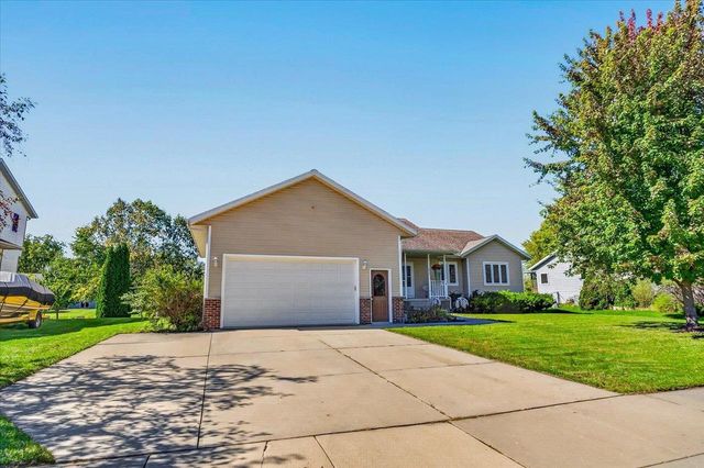 875 Merri-Hill Drive, Oregon, WI 53575