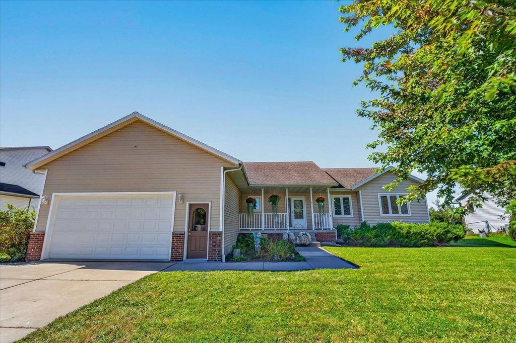 875 Merri-Hill Drive, Oregon, WI 53575