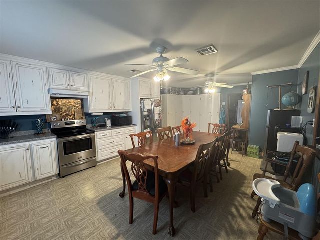 1924 Berry Road, Vinton, LA 70668