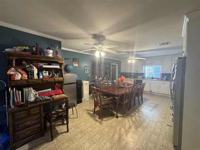 1924 Berry Road, Vinton, LA 70668