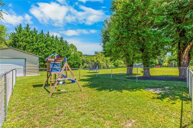 307 E Devon Drive, Mount Airy, NC 27030