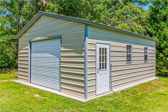 307 E Devon Drive, Mount Airy, NC 27030