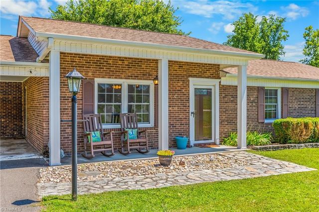 307 E Devon Drive, Mount Airy, NC 27030